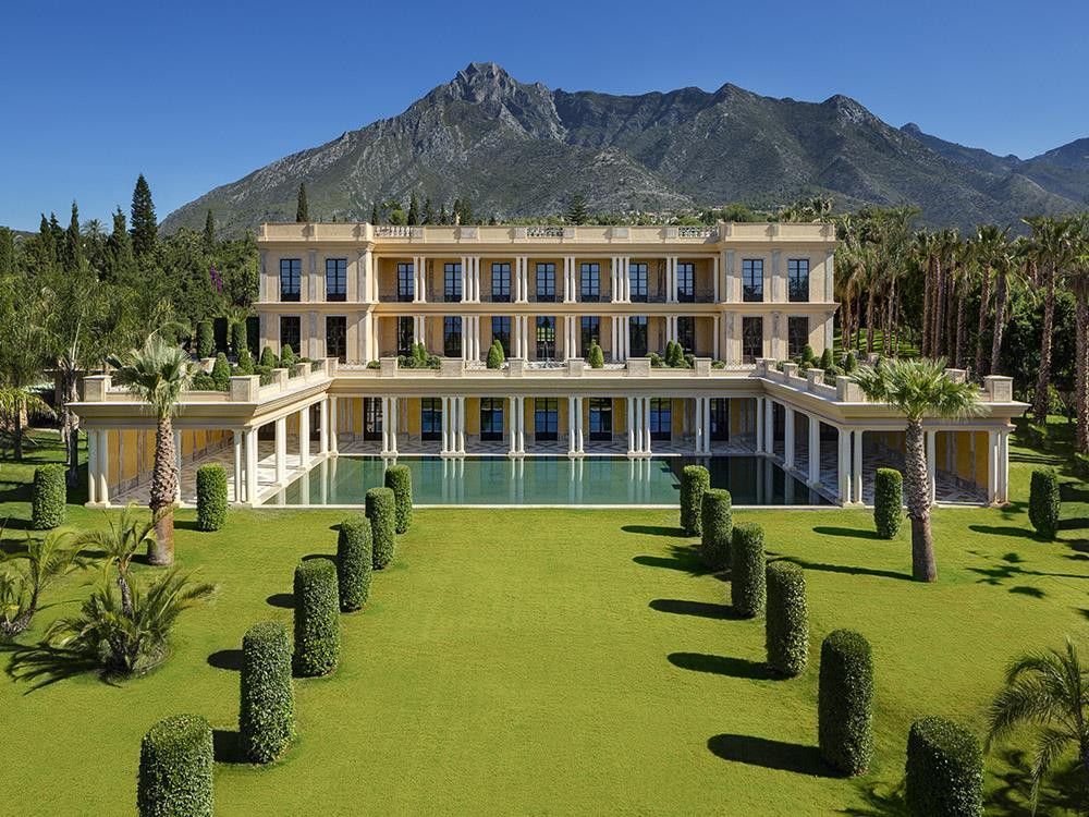 ARFV1713 - Palastartige Villa zum Verkauf in Nagueles in Marbella