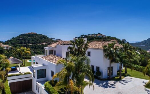 ARFV2038 - Zeitgenössische Villa zum Verkauf mit hervorragender Südorientierung in La Zagaleta in Benahavis
