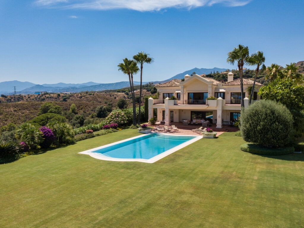 ARFV2209-353 Villa de lujo con vistas espectaculares en la milla de oro de Marbella
