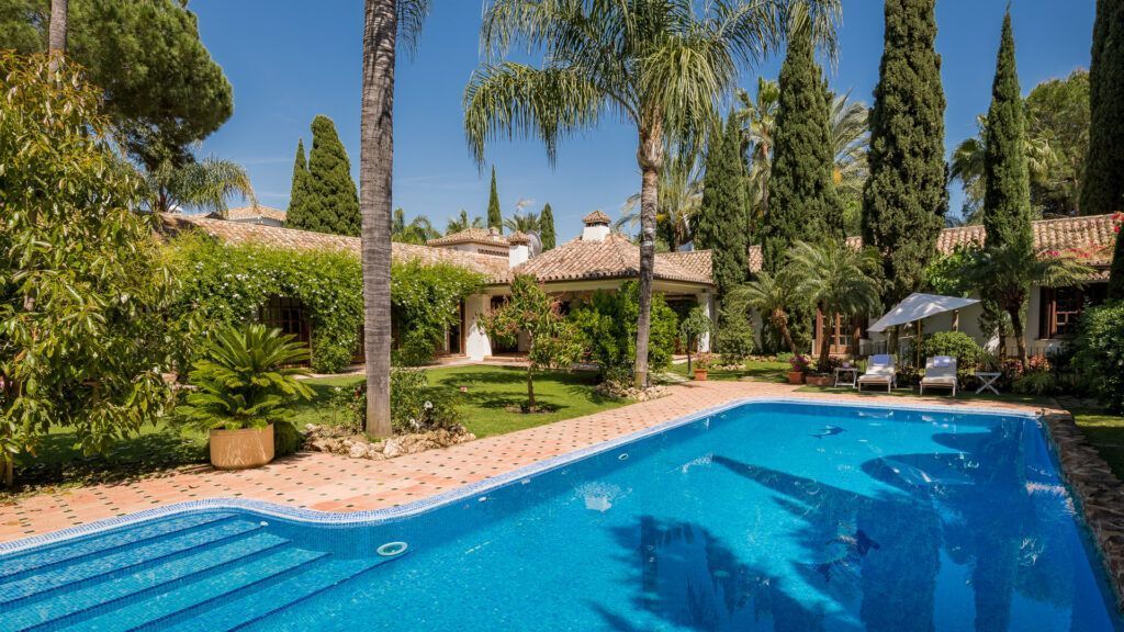ARFV2284 Una propiedad realmente especial con gran potencial en venta en Nueva Andalucía