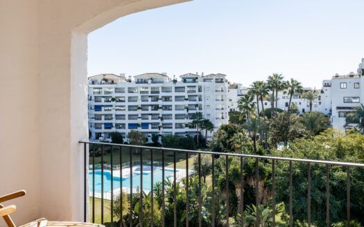 ARFA1440-1 Traumhafte 3 Schlafzimmer Wohnung in Jardines del Puerto in Puerto Banus – Marbella